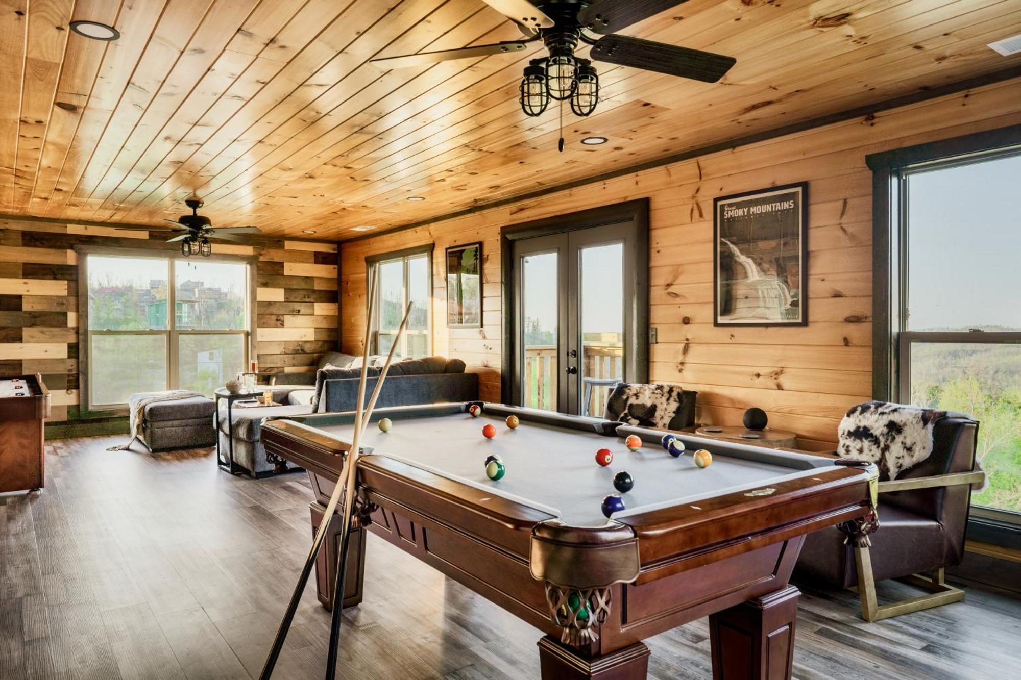 Mountainscape - Brand New Cabin W Views - Hottub - Firetable - Ps5 - Pooltable - 3 Pools Гетлинбург Екстериор снимка