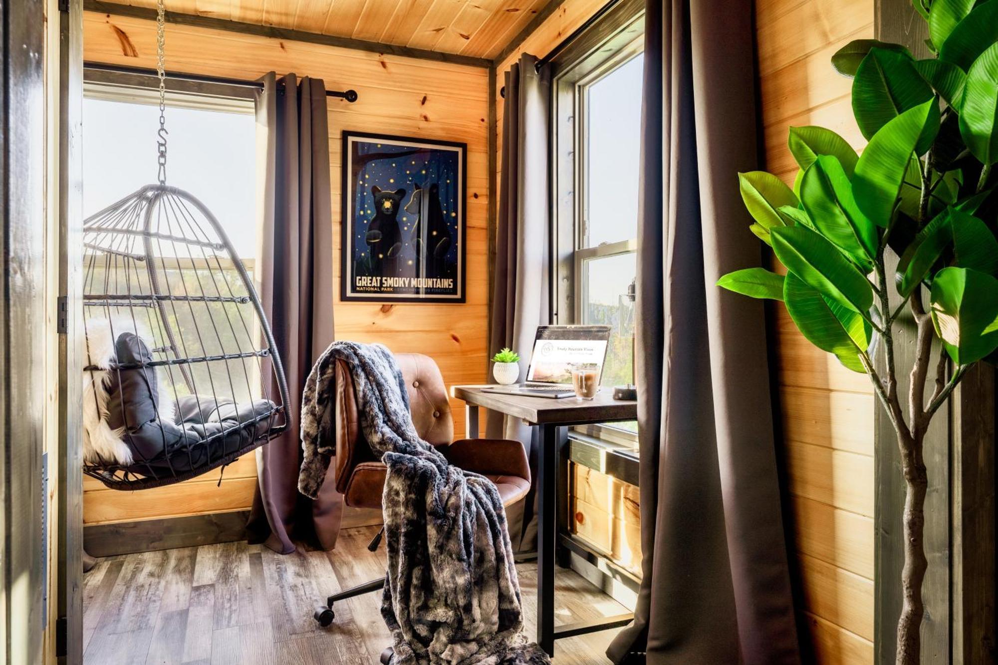 Mountainscape - Brand New Cabin W Views - Hottub - Firetable - Ps5 - Pooltable - 3 Pools Гетлинбург Екстериор снимка