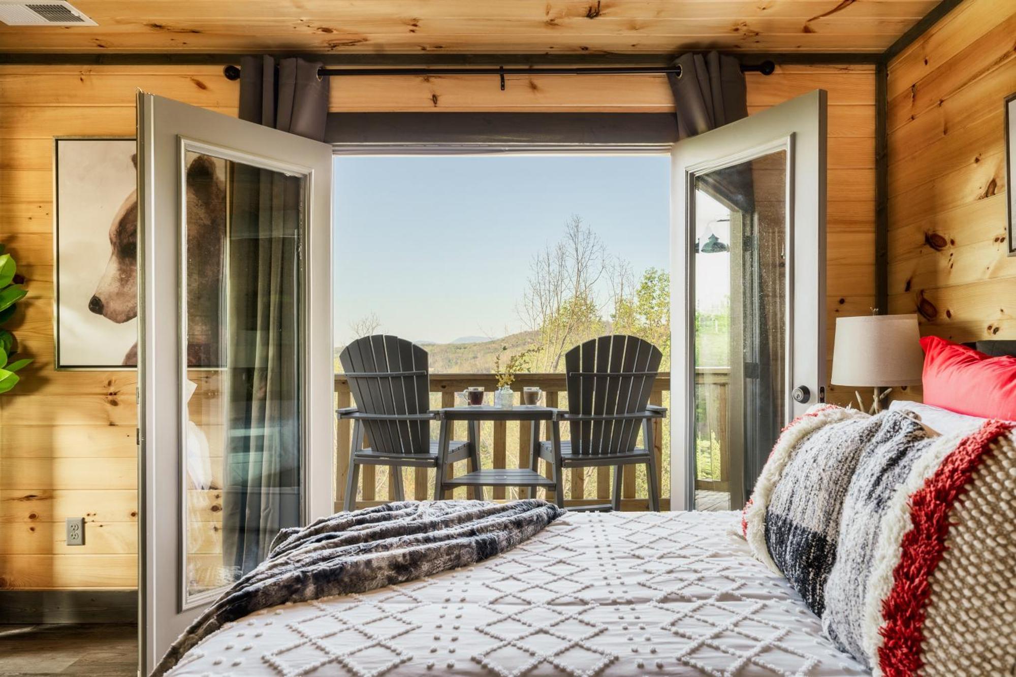 Mountainscape - Brand New Cabin W Views - Hottub - Firetable - Ps5 - Pooltable - 3 Pools Гетлинбург Екстериор снимка