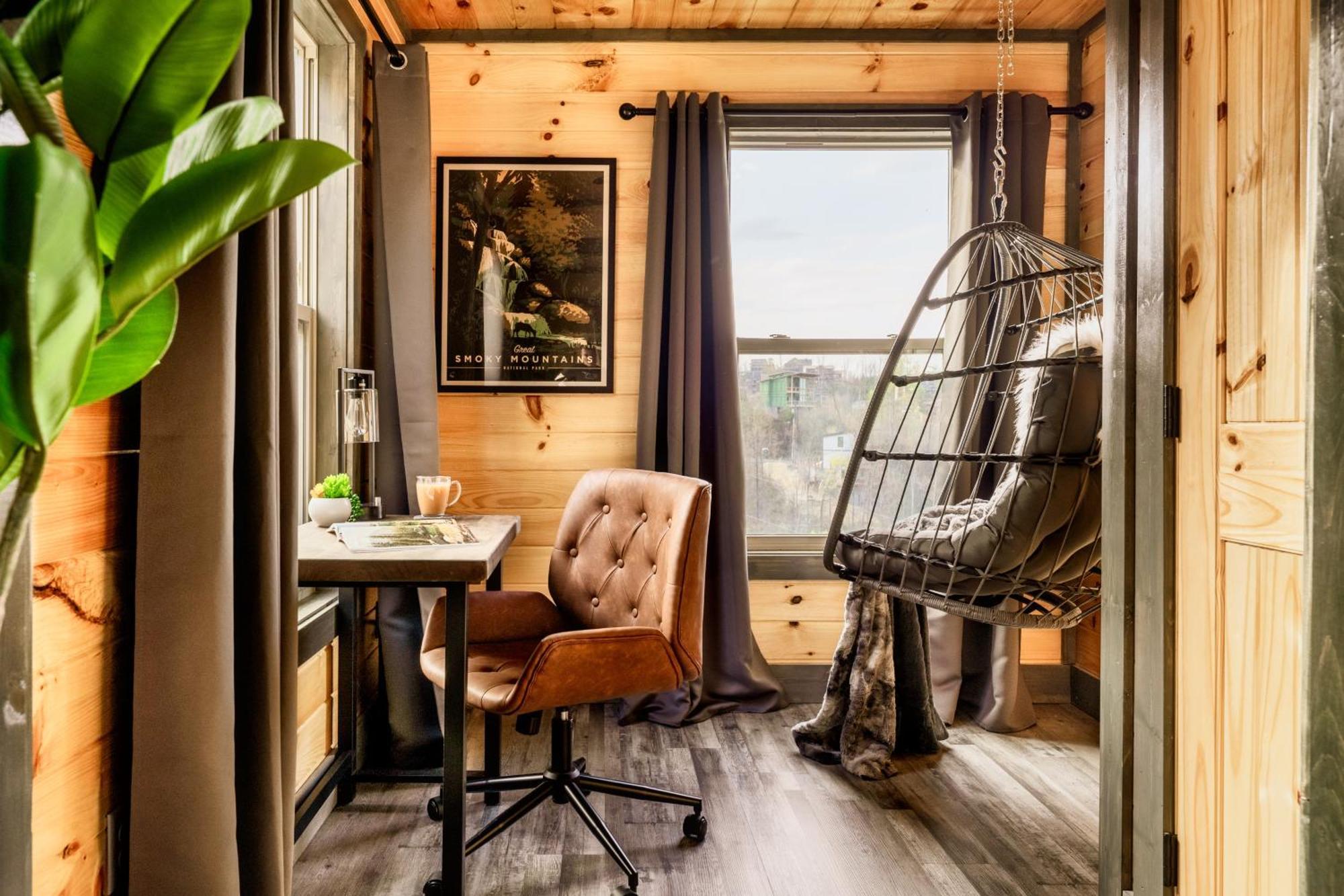 Mountainscape - Brand New Cabin W Views - Hottub - Firetable - Ps5 - Pooltable - 3 Pools Гетлинбург Екстериор снимка